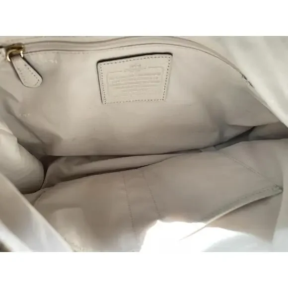 COACH Women's Pebbled Turn lock Hobo Purse !! - Picture 10 of 16